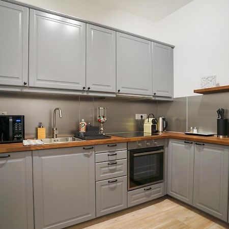 Koffer Apartman Eger Buitenkant foto