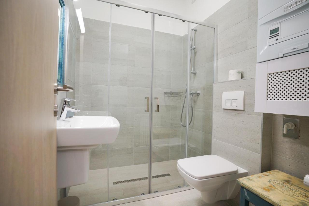 Koffer Apartman Eger Buitenkant foto
