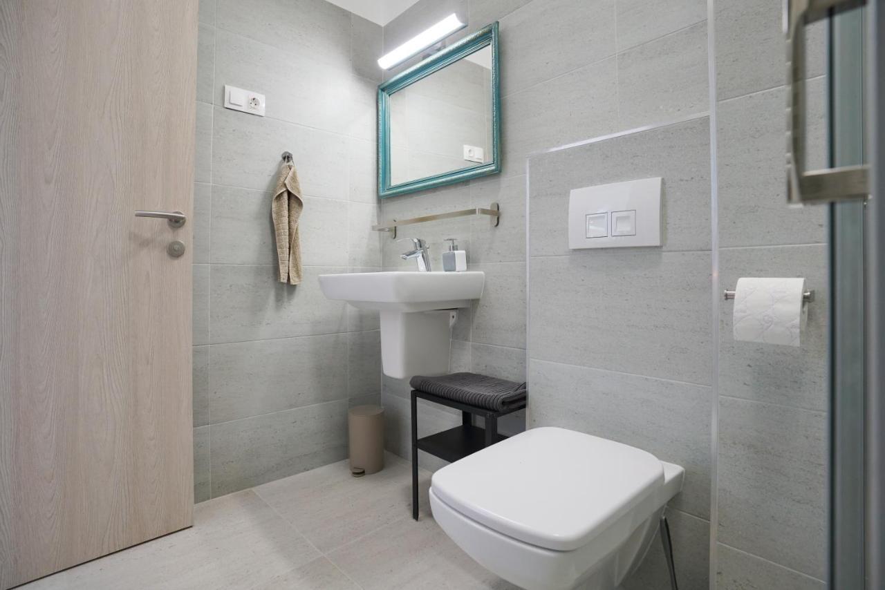 Koffer Apartman Eger Buitenkant foto