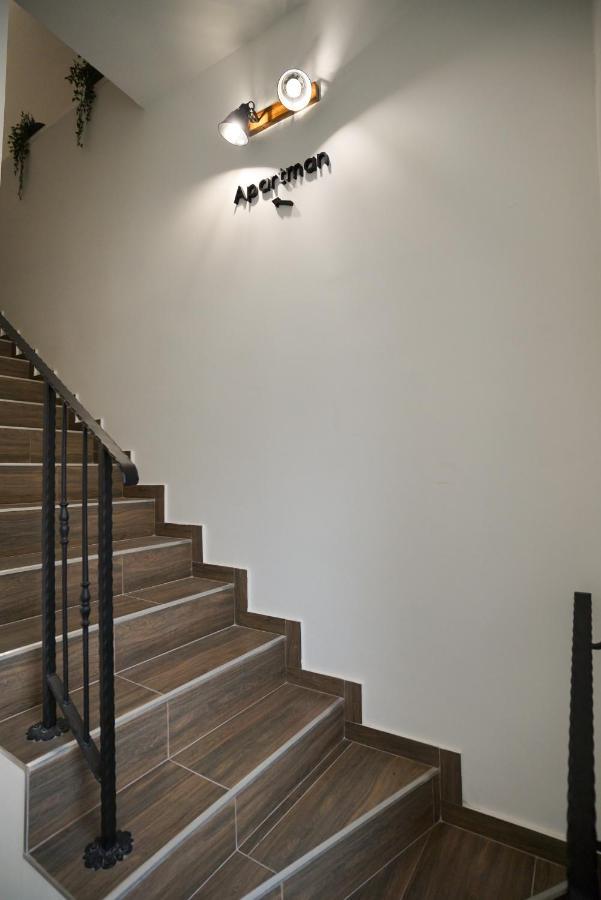 Koffer Apartman Eger Buitenkant foto